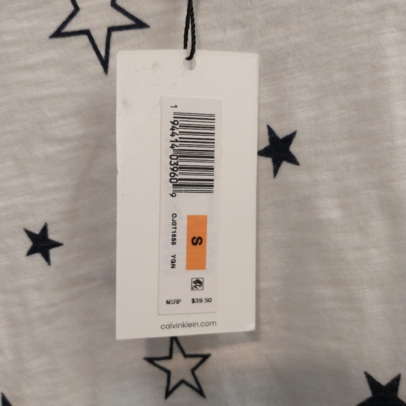 *SOLD* Calvin Klein Jeans Crop Top - Picture 3 of 11